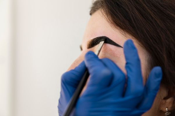 What is the difference between brow tint and brow stain?